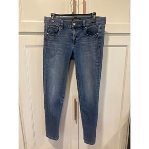 White House Black Market Skimmer Jeans Blue Wash Size 8 Skinny Leg Cropped